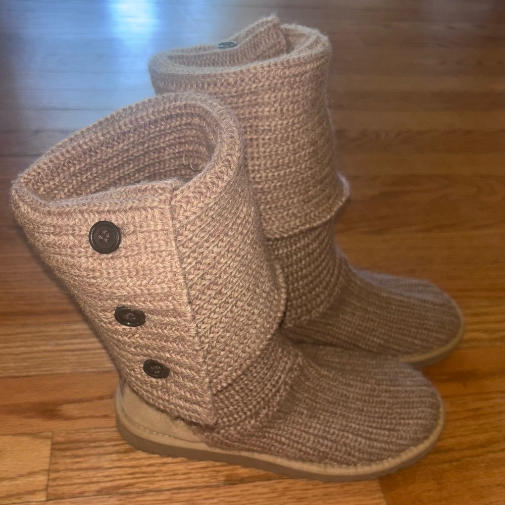 Ugg knitted boots Women’s size 6